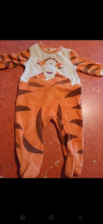 Pyjama bébé taille 6 mois