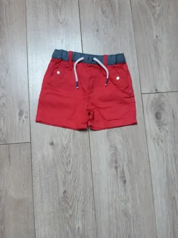 Short type lin obaibi 3 ans neuf jamais porté