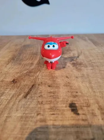 Figurine avion super wings