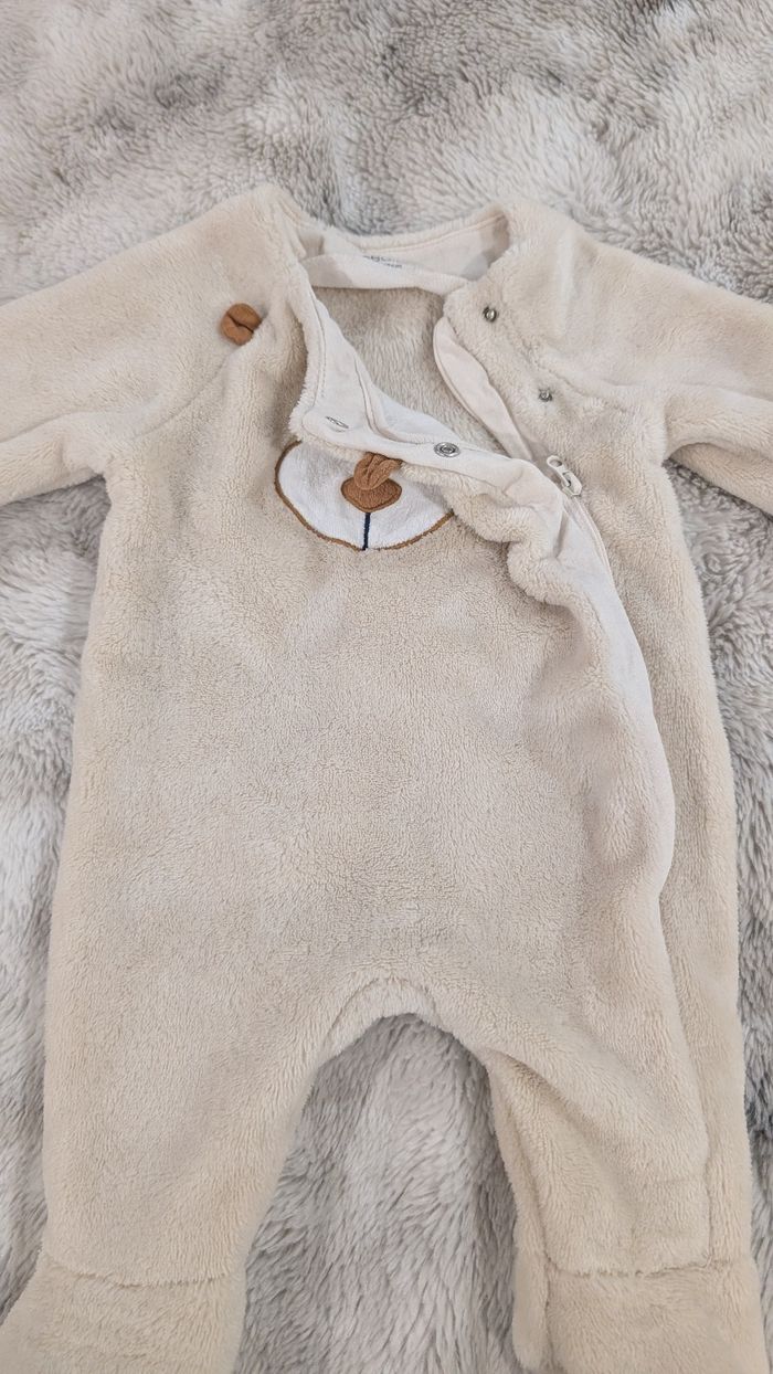 Combinaison ou sur pyjama Obaïbi taille 1 mois - photo numéro 3