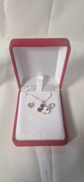 Coffret boucles d'oreilles et collier Mickey