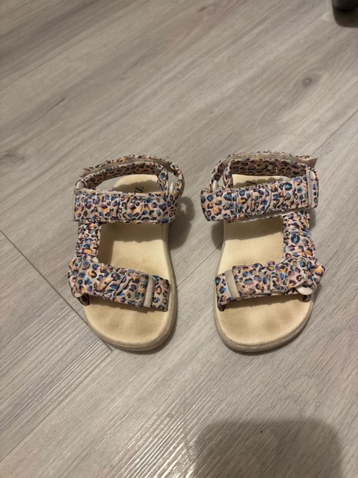 Sandales