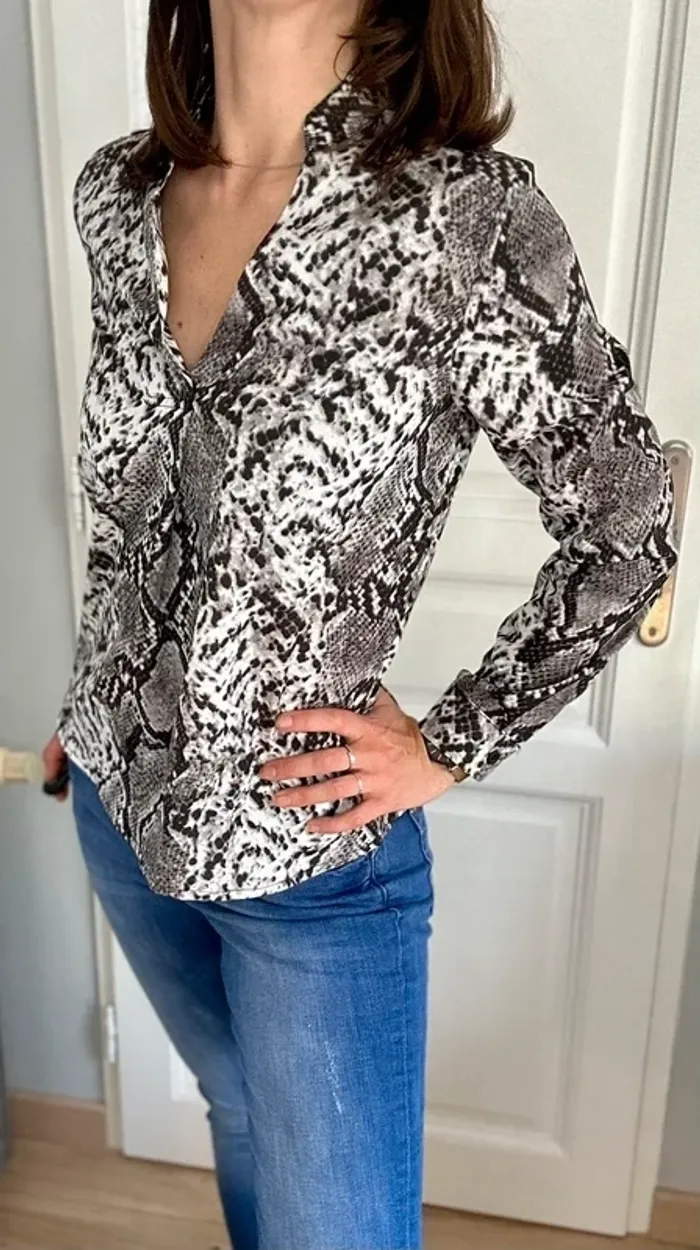 Blouse imprimé python / écaille – Tendance et chic S / 36 / 1·Très bon état - photo numéro 8
