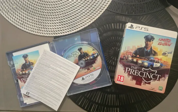 The precinct limited édition ps5 - photo numéro 2