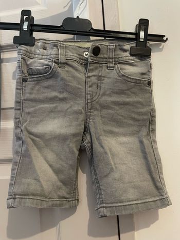 Short en Jean garçon - 3 ans