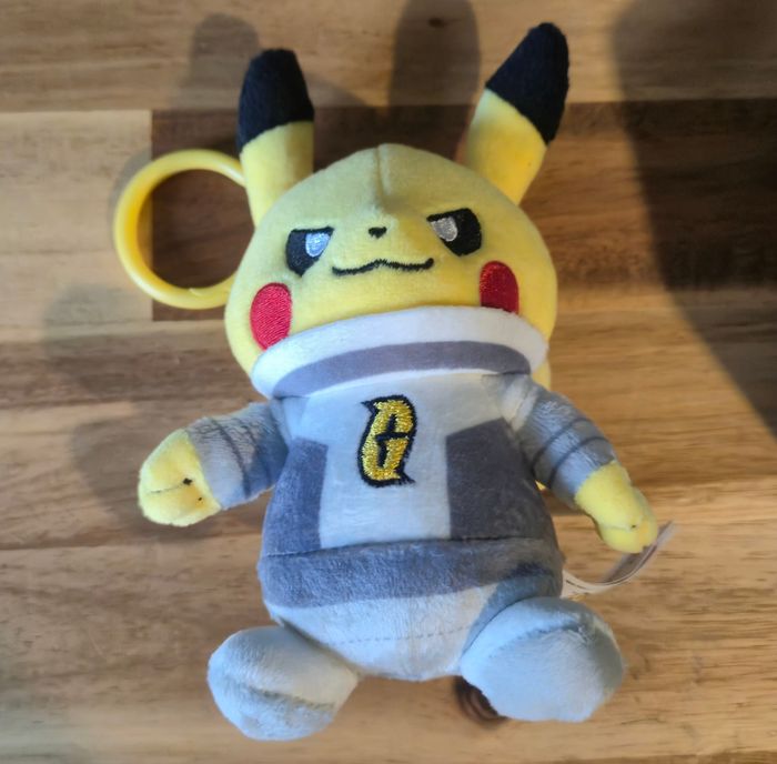 Boite et Peluche Pikachu - photo numéro 4