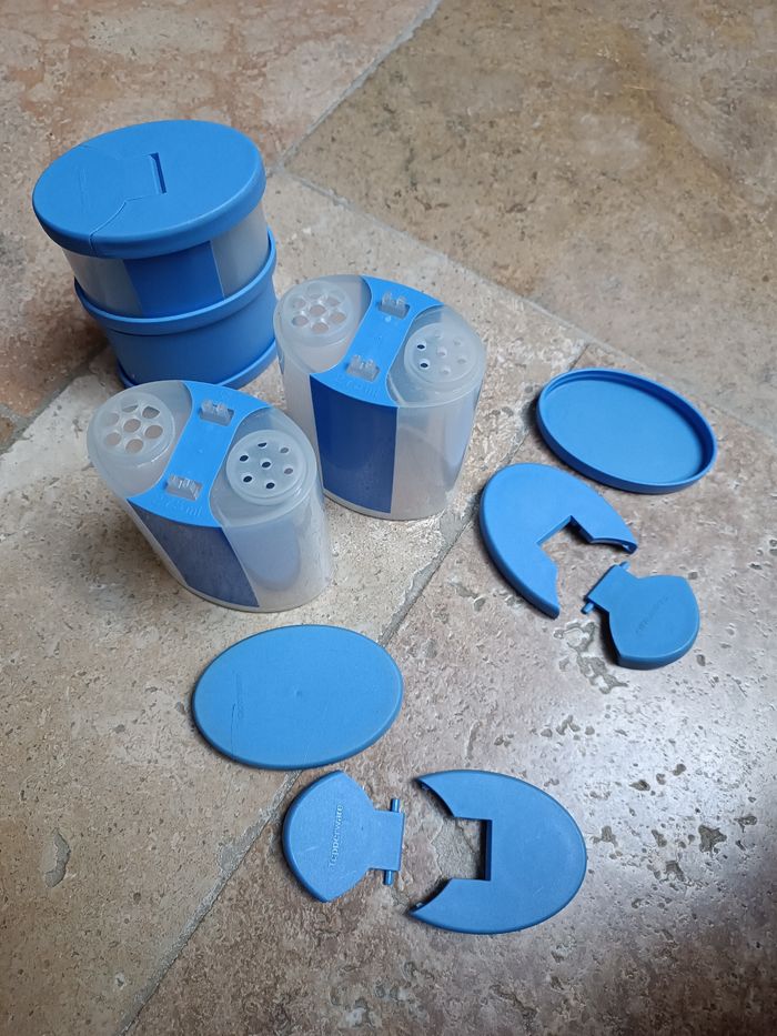 Tupperware, lot de 2 pots à épices et 1 moulin à épices - photo numéro 3