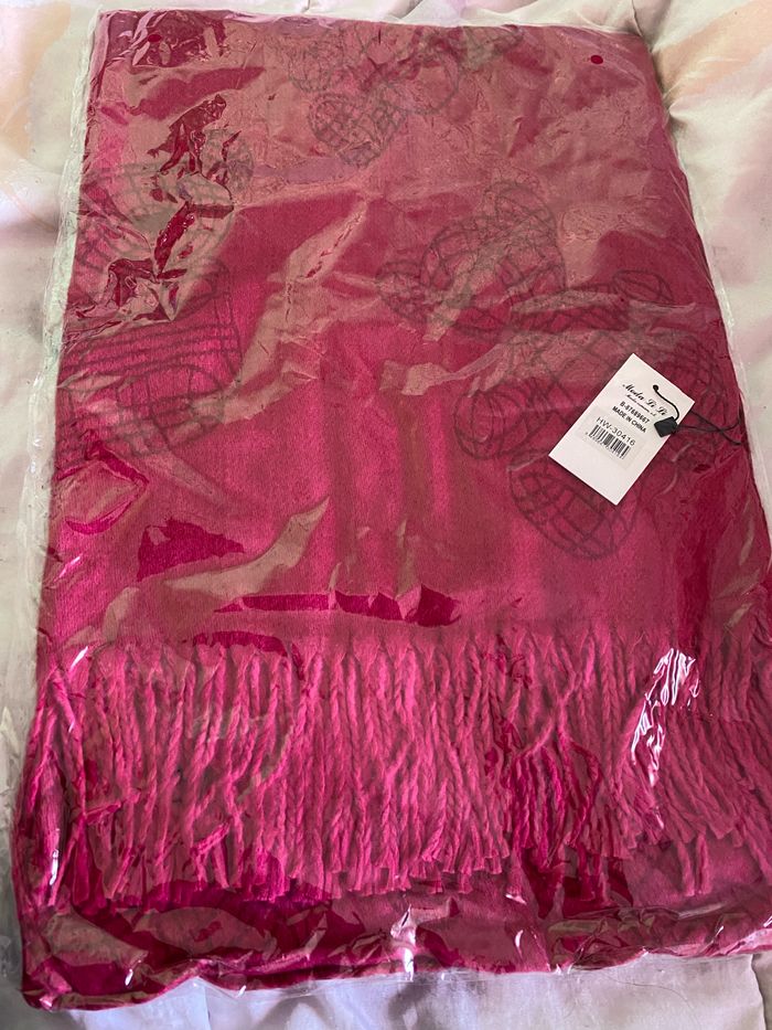 Écharpe fuschia motif ourson