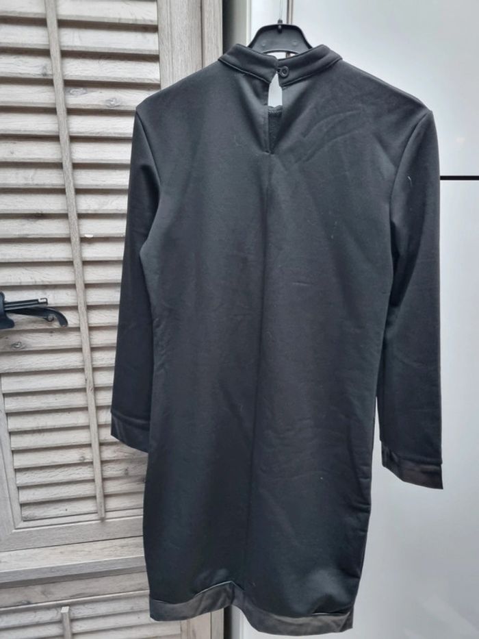 Robe noir manche longue 2 poches taille S - photo numéro 7