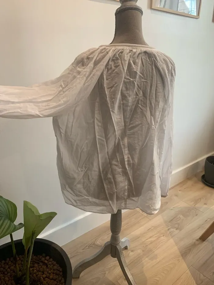 Blouse blanche - photo numéro 3