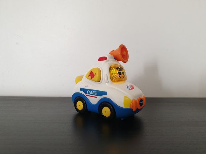 Tut tut bolide "Yanis, capitaine de police" VTech