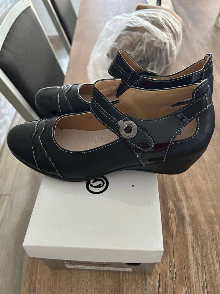 Chaussure confort neuve - photo numéro 2
