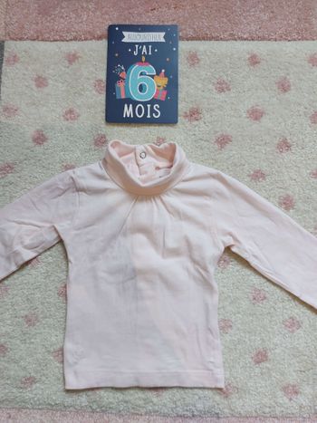 Tee-shirt col roulé neuf 6 mois