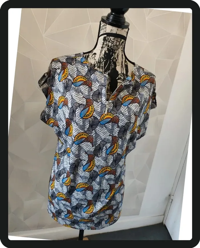 Blouse. Motif