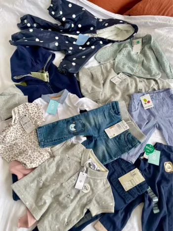 Lot de vêtement enfant Neuf fille ou garçon