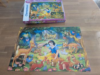 Puzzle Fluorescent Blanche neige grand format complet 104 pièces Clementoni