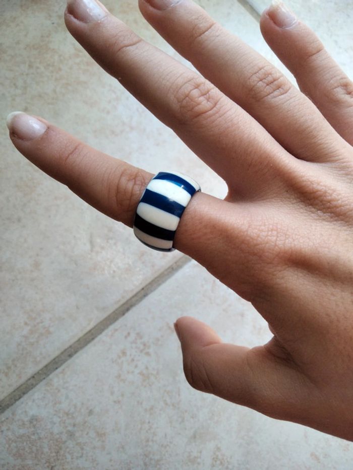 Bague bleu et blanche - photo numéro 2