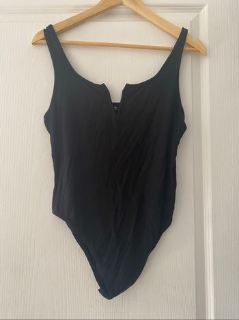 Bodi noir décolleté en V