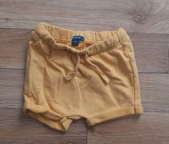 Short moutarde 6 mois