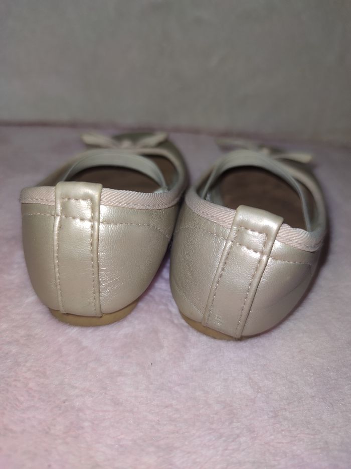 Ballerines dorées La Halle p.25 - photo numéro 6