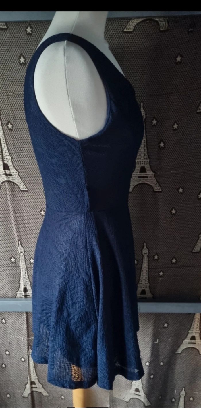 Robe patineuse marine à broderie taille 38-40 - photo numéro 5