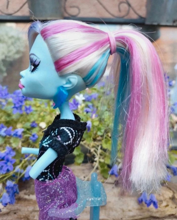 🌺Poupée Monster High Abbey Bominable🌺 - photo numéro 4
