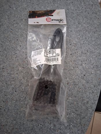 1 brosse métallique neuf