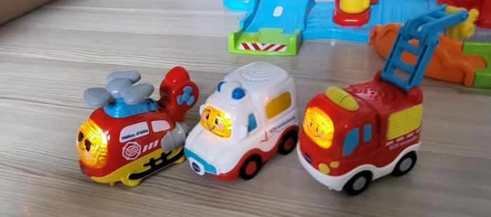 Tut tut bolide caserne pompier - photo numéro 2