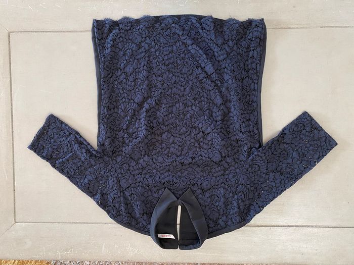Blouse tee shirt style chemise Camaïeu à dentelle noir et marine taille 38 - photo numéro 9