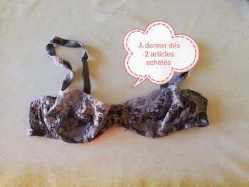 Soutien-gorge balconnets gris t. 90B?