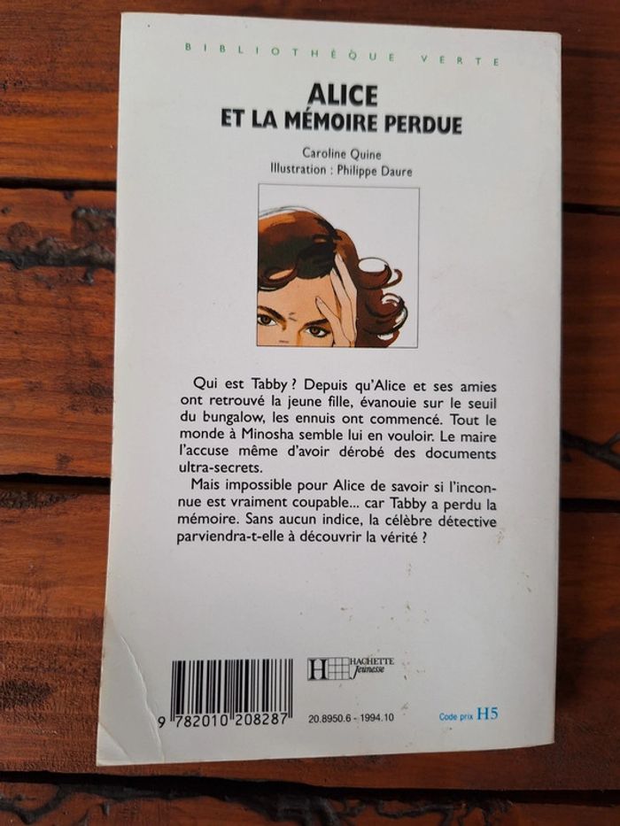 Livre "Alice et la Mémoire Perdue" de Caroline Quine - Bibliothèque Verte - photo numéro 2