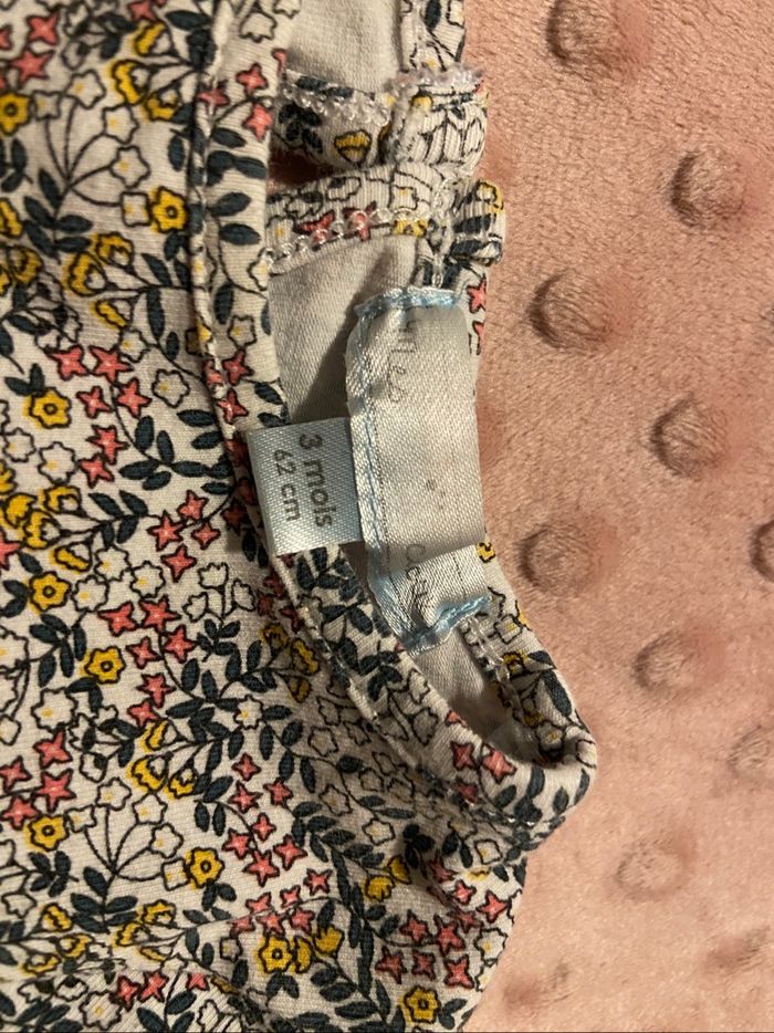 Robe fleurie taille 3 mois - photo numéro 2