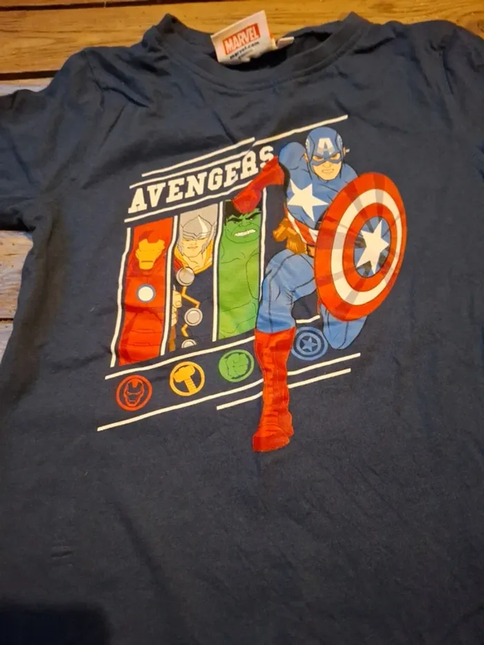 Tshirt avengers taille 8 ans - photo numéro 2