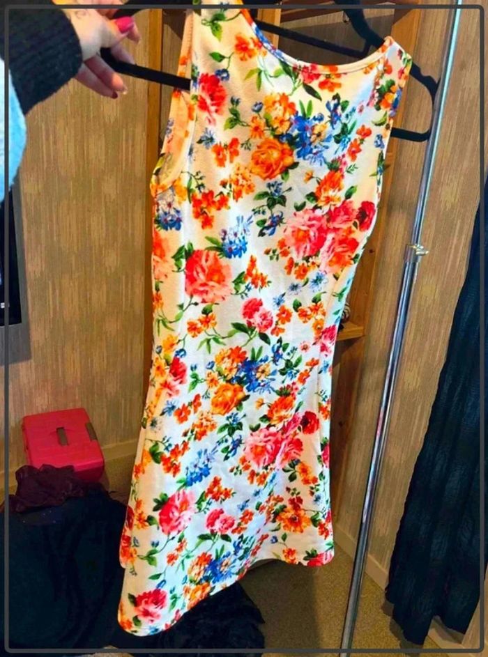 Robe colorée très courte taille 38 - photo numéro 3