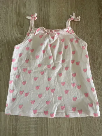 Débardeur motif fraises