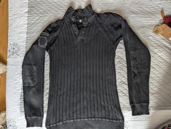 Pull noir