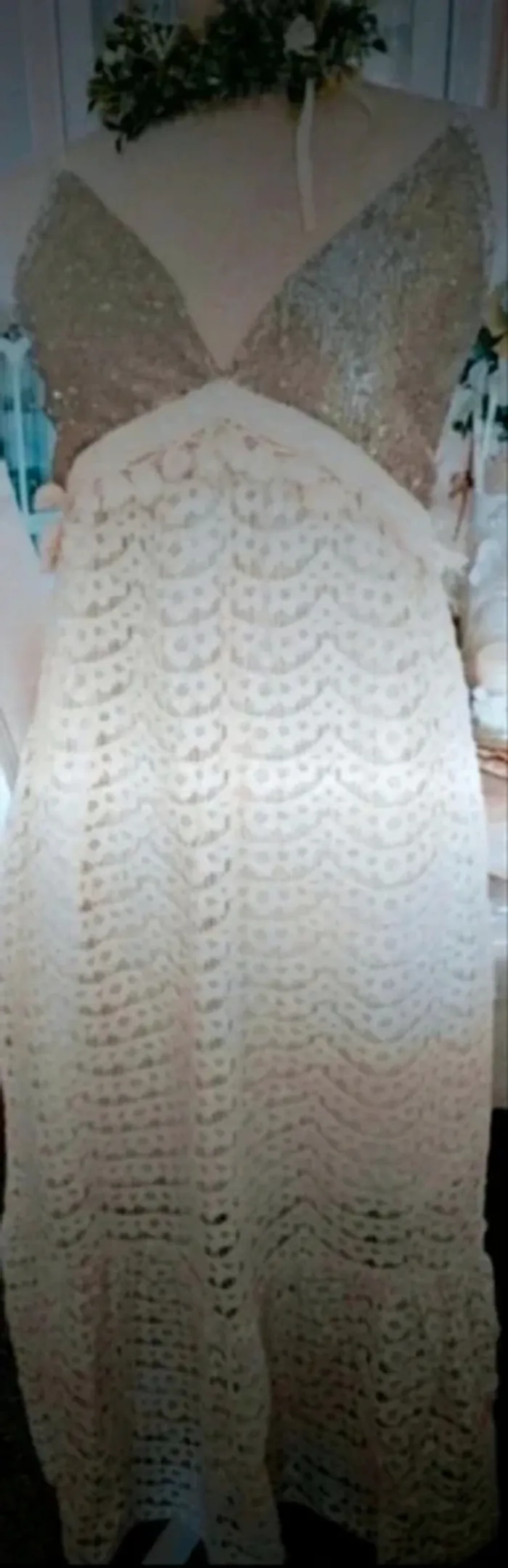 Robe bohème dentelle beige/écru sequins dorés Taille S/M Neuve - photo numéro 2