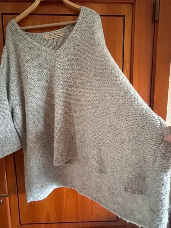 Pull gris oversize Mino du Sud - photo numéro 3