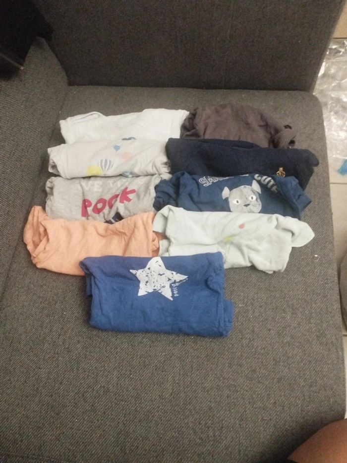 Lot 9 bodys 24 mois