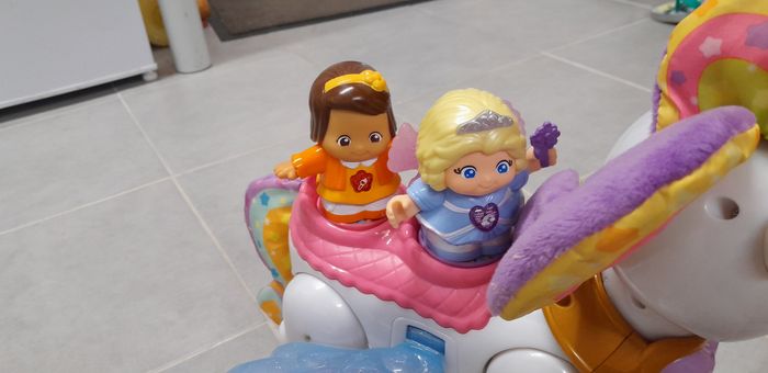 Licorne VTECH tut tut avec figurines - photo numéro 2