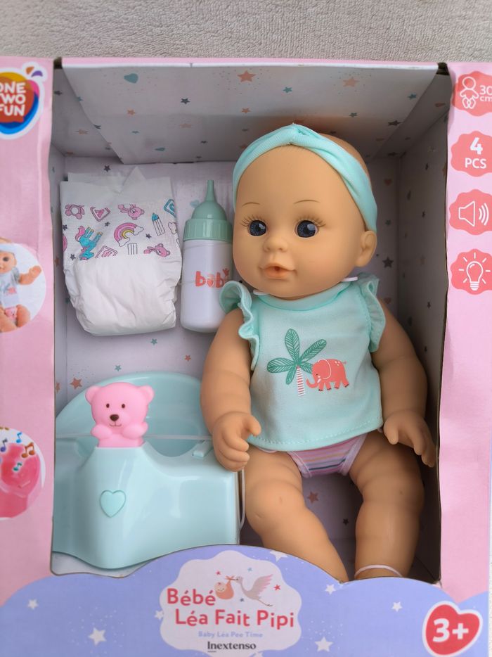 Bébé Léa fait pipi One Two Fun - photo numéro 2