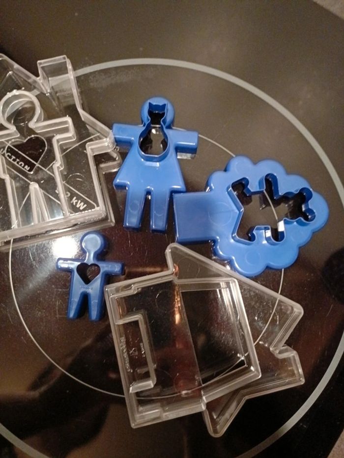 Emportes pièces bleus