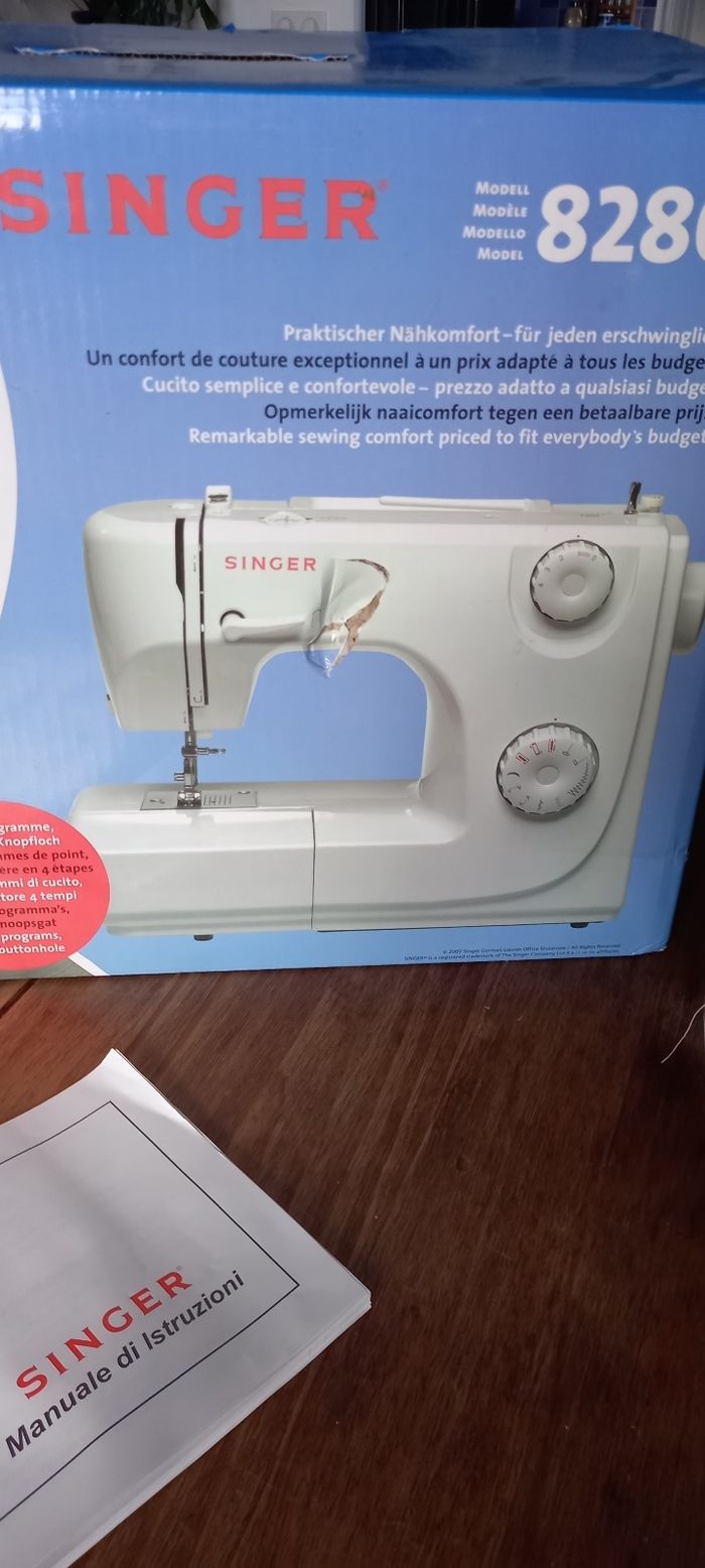 Machine à coudre 8280