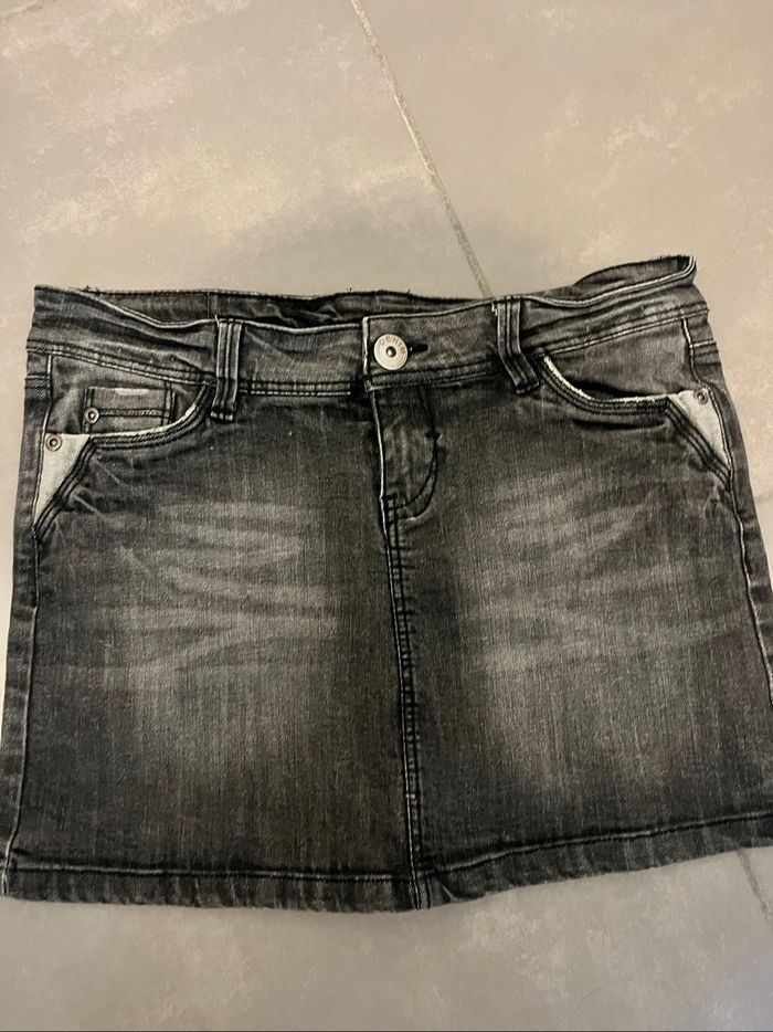 Mini jupe en jeans - photo numéro 2