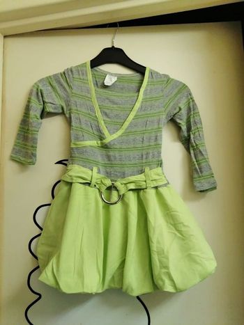 Robe à manches longues. Taille 4 ans