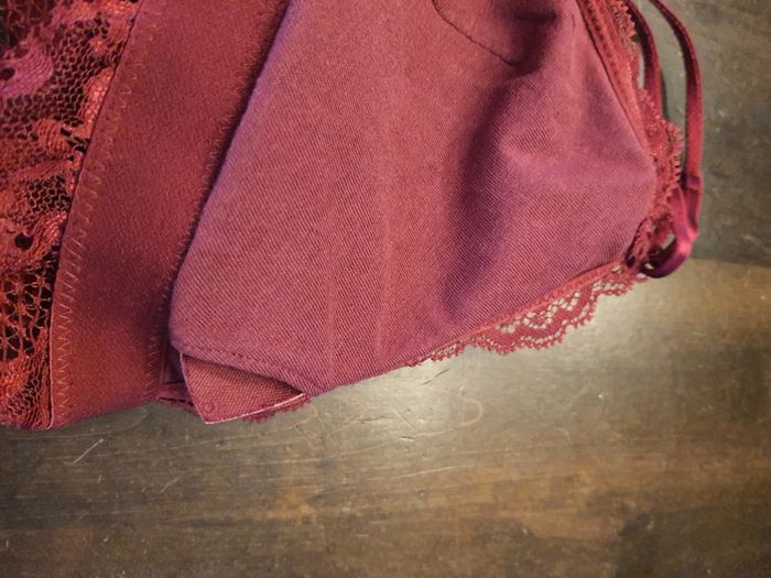 Soutiens-gorge bordeaux Hunkemöller fr M - photo numéro 19
