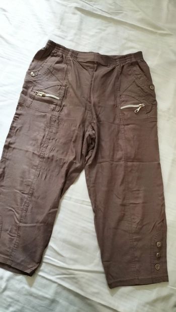 Pantacourt femme T46 + 1 offert