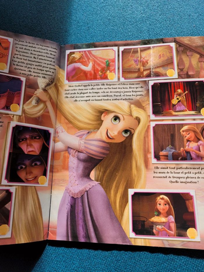 Album Panini Raiponce complet + poster Disney collection autocollants stickers princesse - photo numéro 2