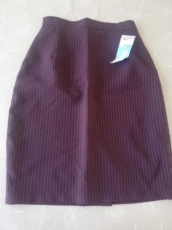 Jupe droite prune rayé blanc taille 36 neuve