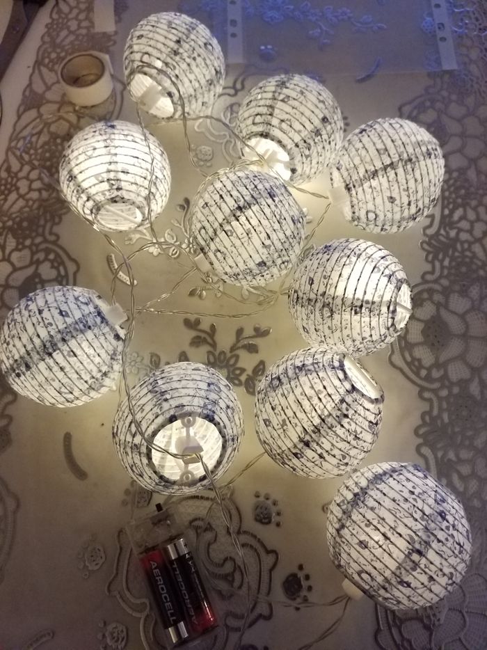 Guirlande de 10 boules bleu à led très bon état - photo numéro 2